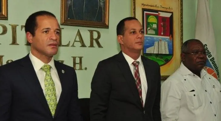 MJ y cabildo de SD Este firman convenio
