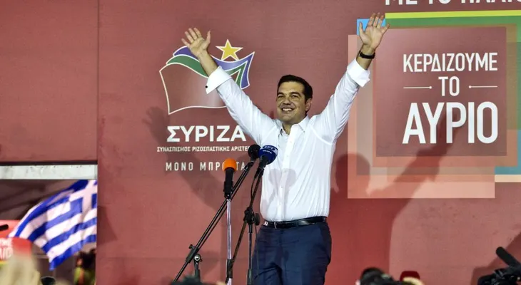 Tsipras declara la victoria y agradece a Grecia por el "claro mandato"