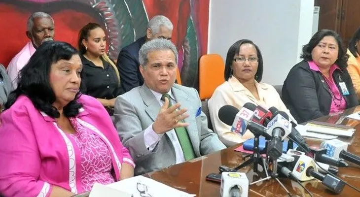Gremios convocan paros en los hospitales