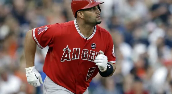 Albert Pujols demanda a jugador por decir que usó esteroides