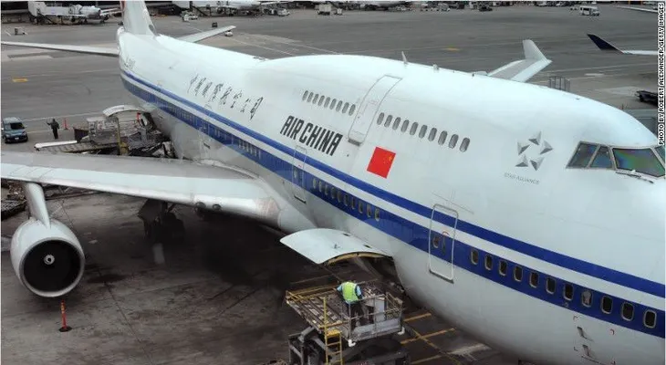 Artículo de revista de aerolínea china causa furia por consejo 'racista'