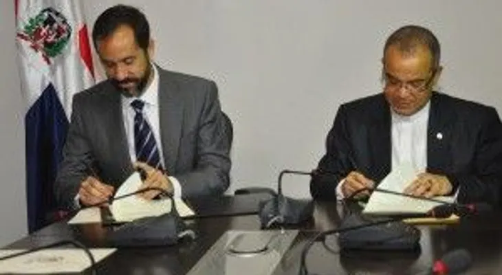 Firman acuerdo para mejorar educación