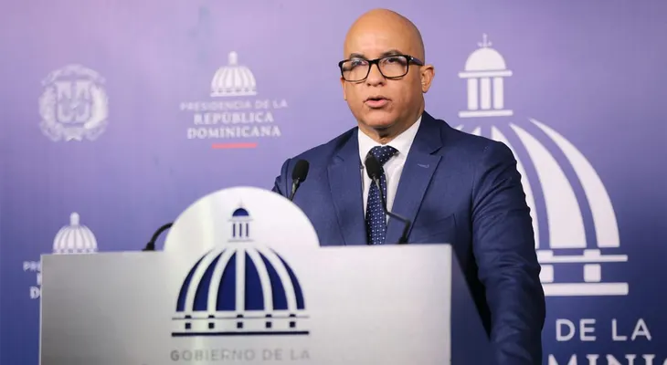 Vocero y director de Estrategia y Comunicación Gubernamental llama población a vacunarse para enfrentar la variante ómicron