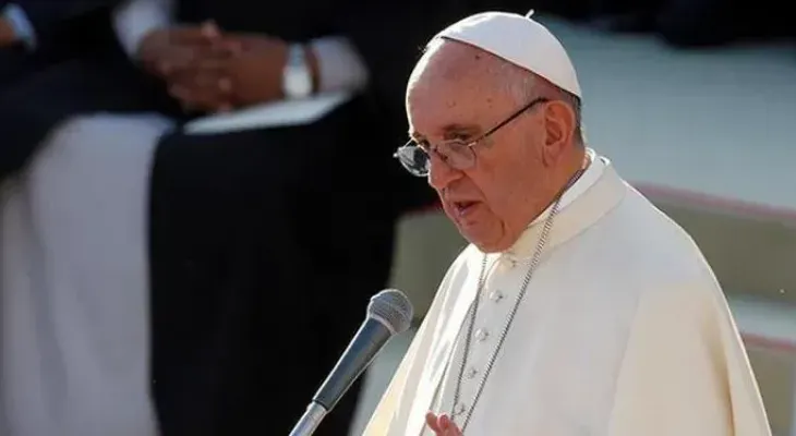 El papa pide a la sociedad rechazar la violencia tras el tiroteo de Chicago