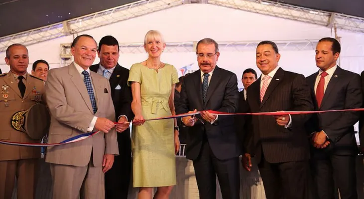 Danilo inaugura dos modernos centros de control de tránsito aéreo