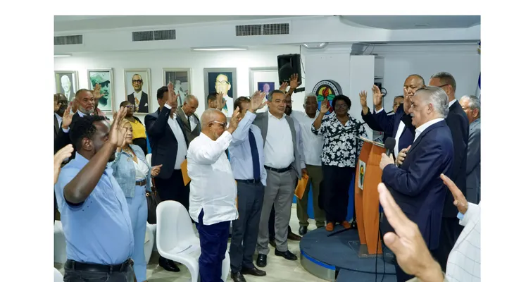 Vargas afirma que la mala gestión del Gobierno hace volver dirigentes al PRD