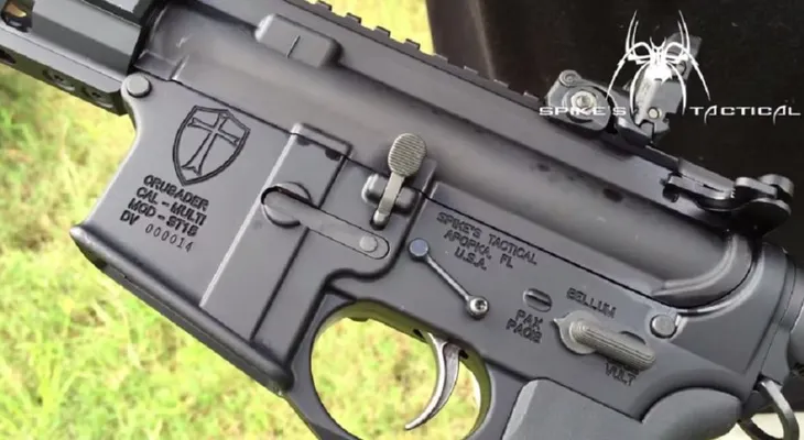 'Bendito sea el Señor': fabricante comercializa primer rifle "cristiano" en EE.UU.