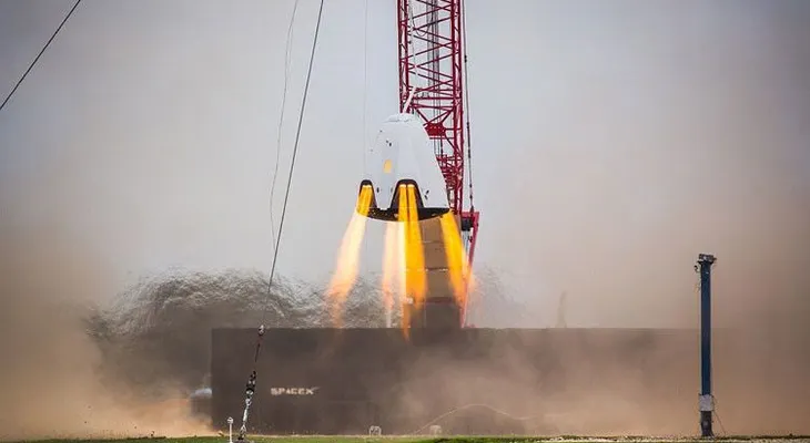 Ponen a punto la nave para colonizar el planeta rojo (VIDEO)