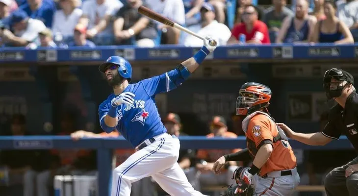 Bautista batea jonrón en triunfo de Azulejos