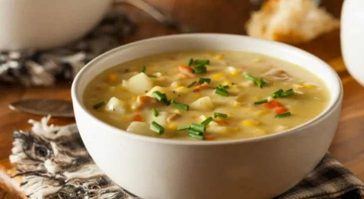 Por qué tomar sopa durante las comidas logra que adelgaces