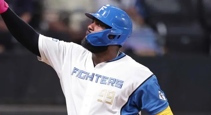 Franmil Reyes brilla con dos jonrones en la victoria de Nippon Ham en Japón