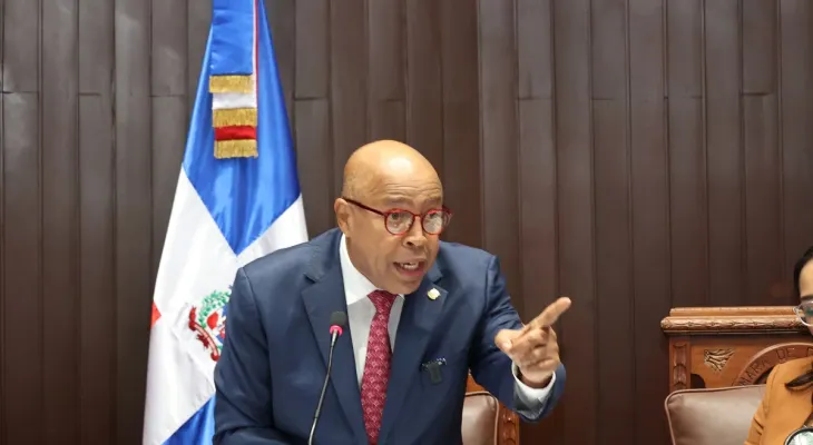 Choque entre vocero de Fuerza del Pueblo y Pacheco por comisiones en la Cámara de Diputados