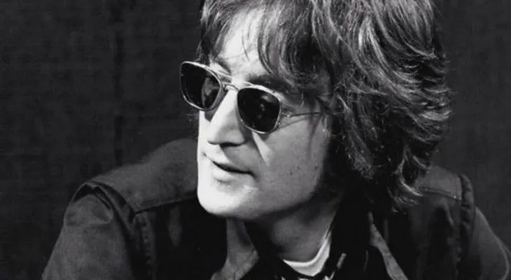 Mechón de cabello de Lennon es subastado por 35.000 dólares
