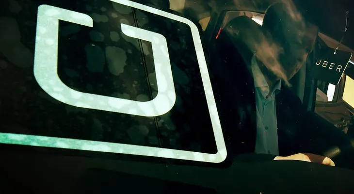 Compra un auto de Toyota y págalo manejando Uber