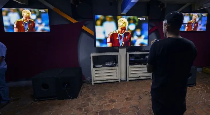 Oficialistas y opositores en Venezuela vibraron con la vinotinto