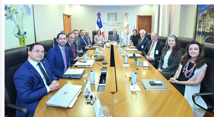 Valdez Albizu y EE. UU. impulsan inclusión financiera y crédito productivo