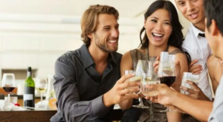 5 tips para consumir alcohol, divertirte y evitar accidentes
