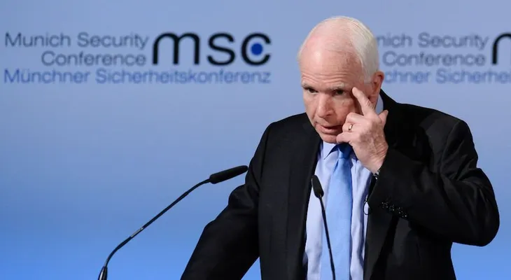 John McCain tuvo un tumor cerebral agresivo, que le quitaron en cirugía la semana pasada