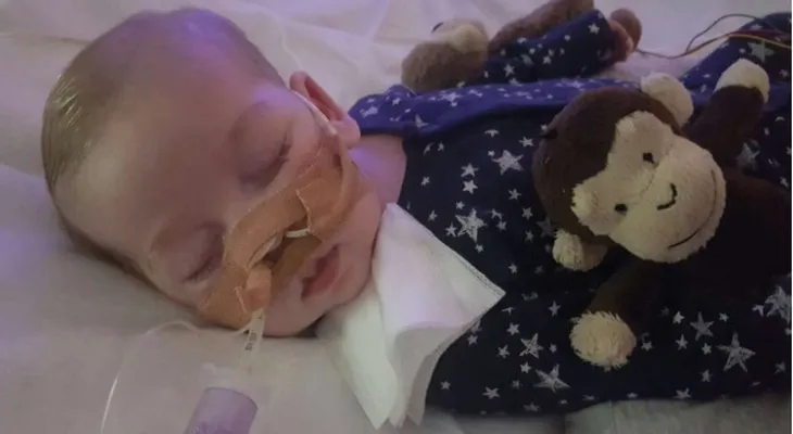 Un doctor estadounidense examinará al bebé Charlie Gard