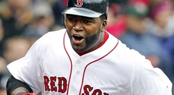 Ortiz pega cuadranguilar y empata marca histórica