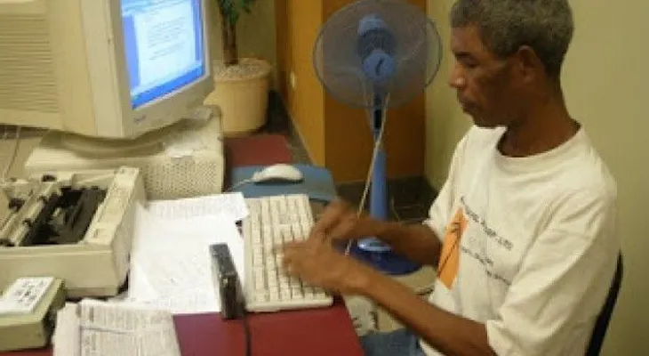 Periodista Víctor Reyes denuncia que fue atracado