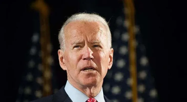 Joe Biden afirma democracia de EEUU está bajo un ataque sin precedentes