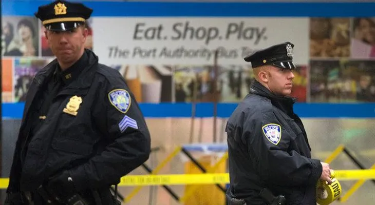Falsa alarma: reabren terminal de autobuses en Nueva York donde hallaron "un paquete sospechoso"