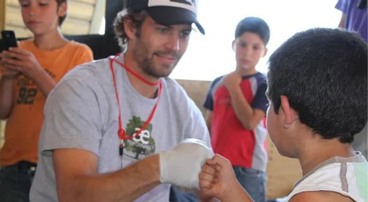 En Chile dedican calle a fallecido actor Paul Walker