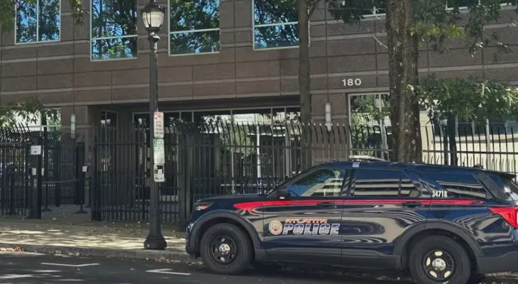 Acusan a un hombre de Georgia de lanzar un cóctel Molotov contra un edificio de ICE en Atlanta