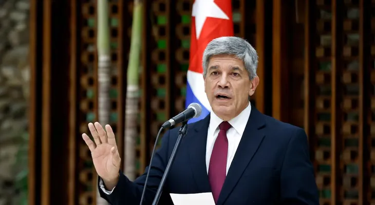 Cuba rebaja su vínculo con Venezuela: ahora la llama "país amigo" y no aliado