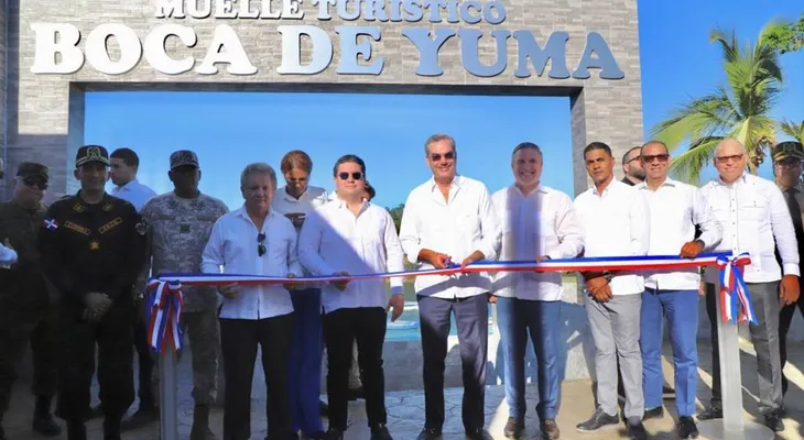 Gobierno inaugura muelle turístico y de pescadores Boca de Yuma