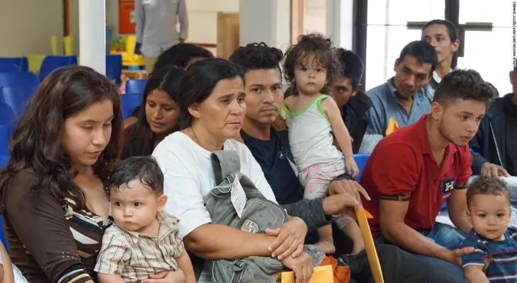 Crece la indignación por familias separadas en la frontera, ¿cambiará Trump su política de "tolerancia cero"?