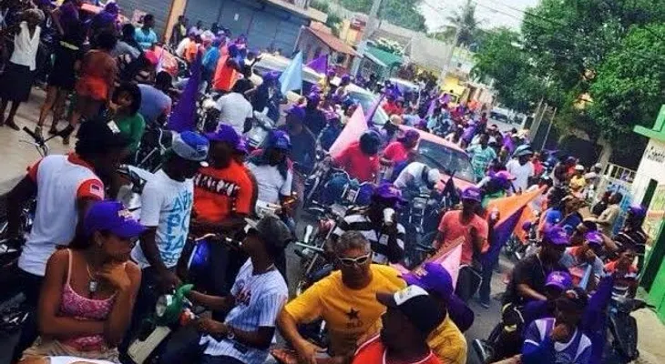 Aspirante a síndico por el PLD realiza caravana