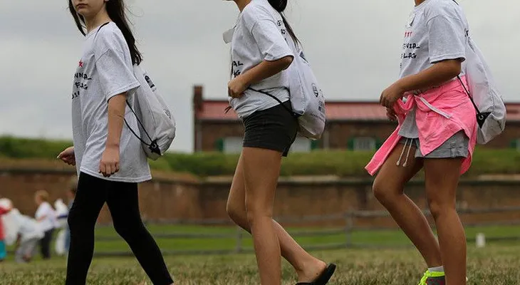 El aterrador ritual del planchado de pechos prolifera en Reino Unido