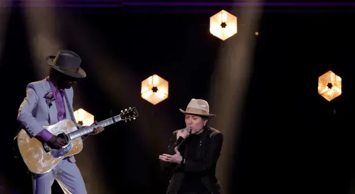 Joaquín Sabina elige "Tan joven y tan viejo" en su vuelta a un escenario