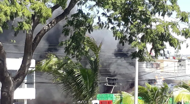 La empresa V. Energy confirma incendio en estación Renacimiento en la prolongación 27 de Febrero 