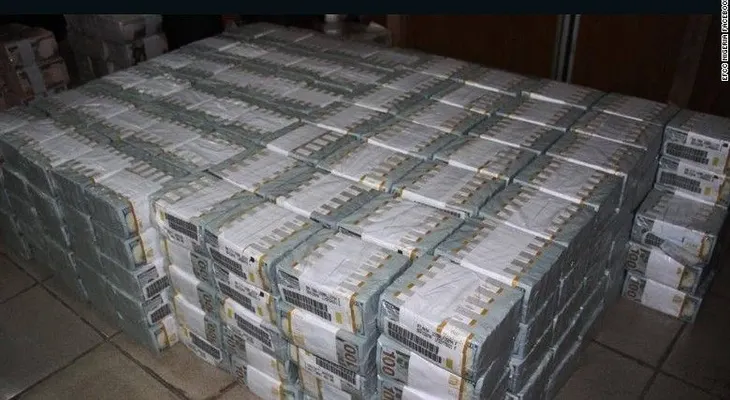 Descubren más de 43 millones de dólares en efectivo en un apartamento de Nigeria