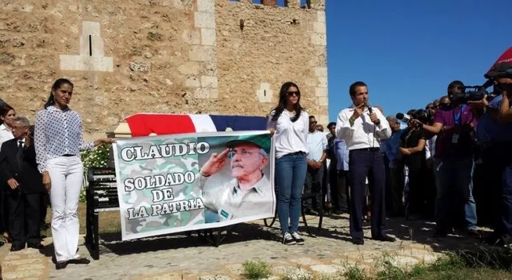Claudio Caamaño es homenajeado en la fortaleza Ozama