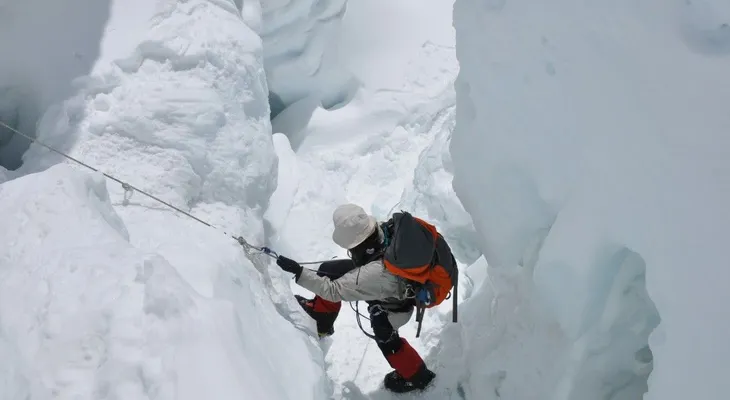 Ella es la primera mujer en escalar dos veces el monte Everest en cinco días