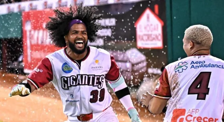 Gigantes vencen 6-5 a Toros en 10 entradas con error de Difó que definió el partido
