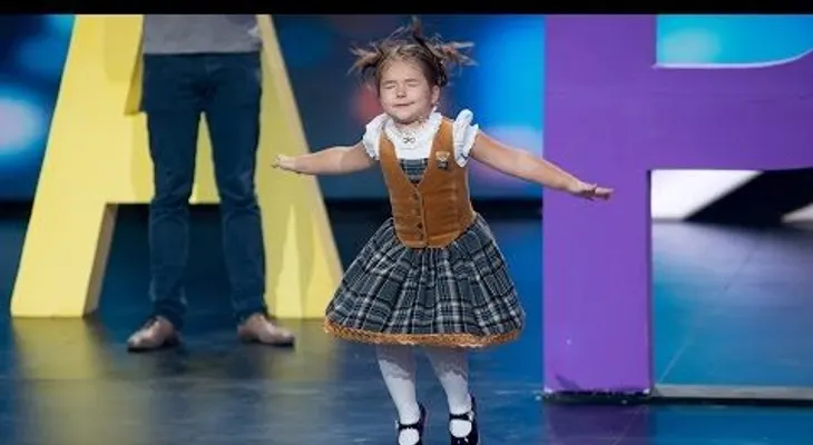 La niña genio sorprende: habla más de 5 idiomas: el ruso, ingles, francés, alemán, español y árabe (VIDEO)