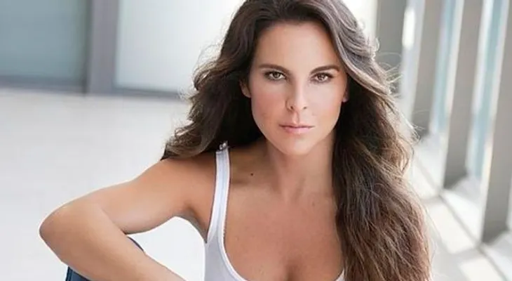  La actriz Kate del Castillo se desnuda en defensa de los animales 