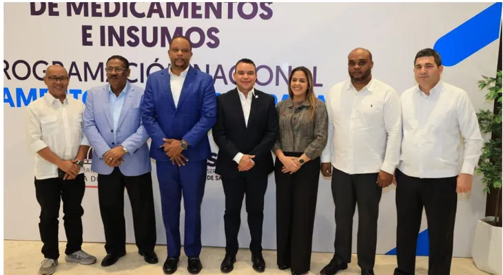 Gobierno duplica inversión en medicamentos públicos