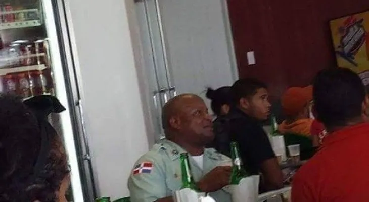 10 días de arresto a coronel captado ingiriendo alcohol 