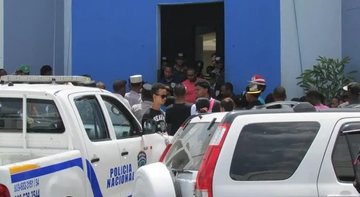 Oficial retirado mata hombre luego de recibir pedrada en la cara