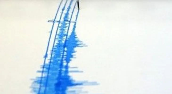 Temblor de Barahona afecta glorieta del parque y algunas escuelas