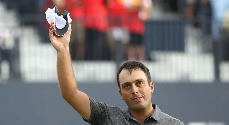 El italiano Molinari gana el Abierto Británico de Golf en gran exhibición de Tiger Woods