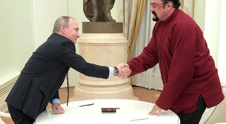 Steven Seagal es nombrado "representante especial" de Rusia para relación con EE.UU.