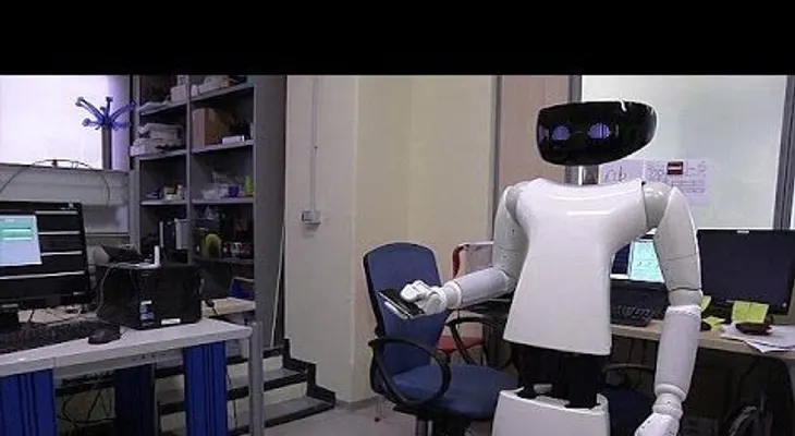 Italia crea robot "mayordomo": lava, friega, cocina y plancha