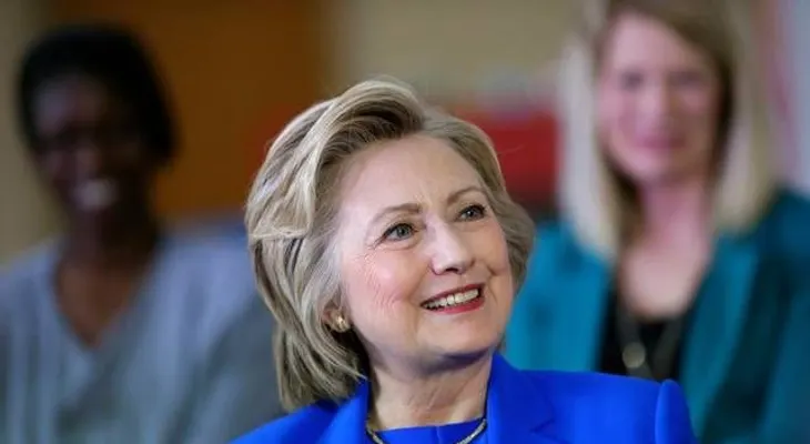 Clinton consigue la nominación presidencial